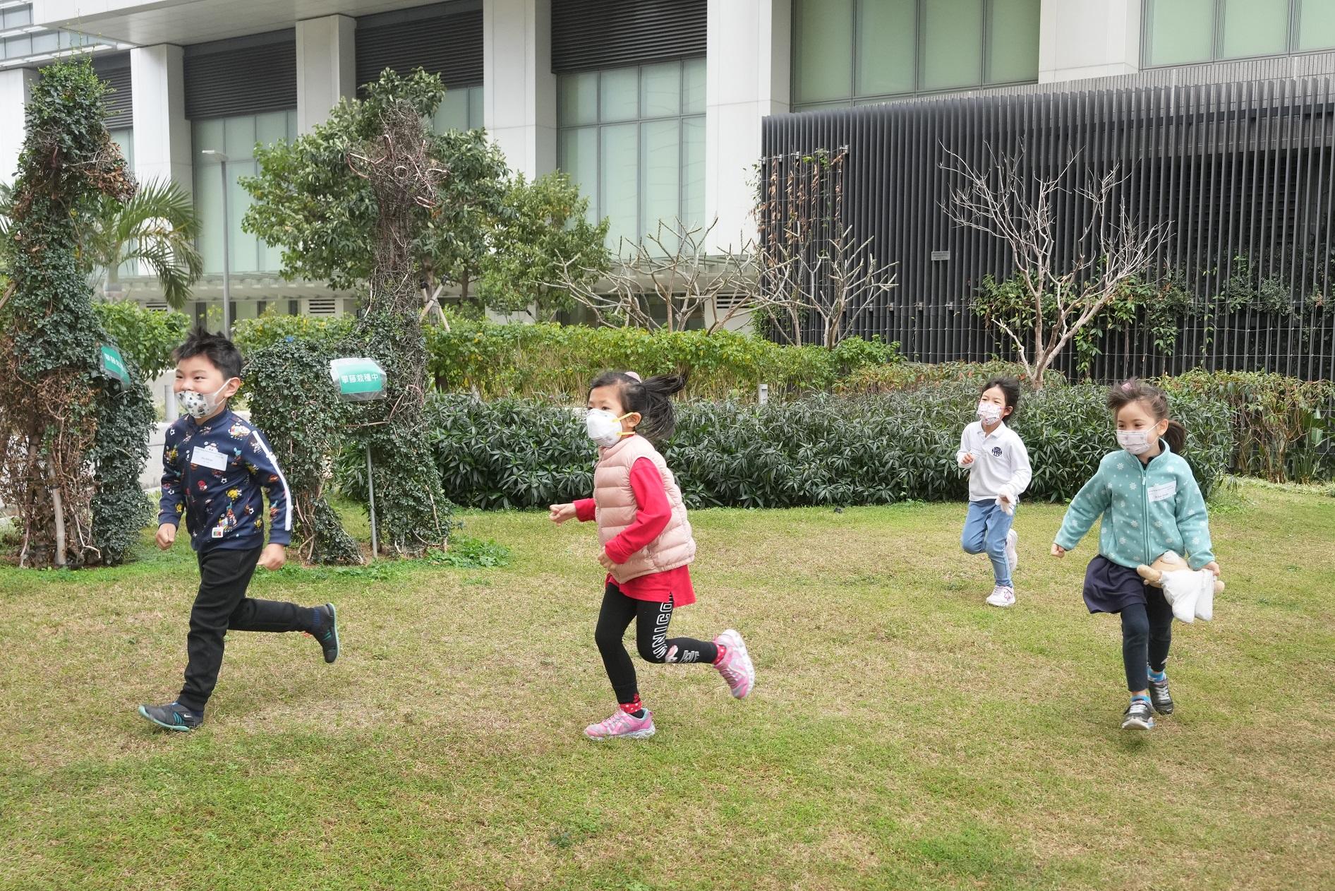政府目標3至11歲兒童首針接種率在4月達致九成。(資料圖片/陳奕釗攝)