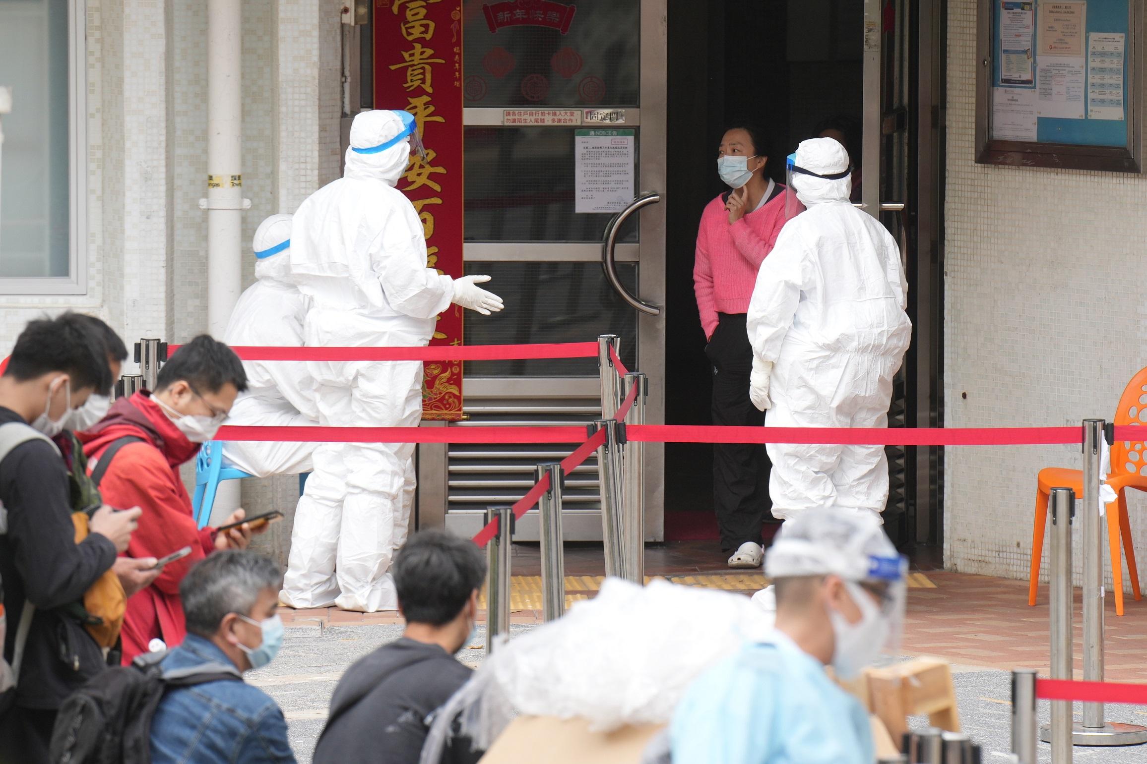 馬鞍山耀安邨耀平樓圍封檢測。(資料圖片/陳奕釗攝)