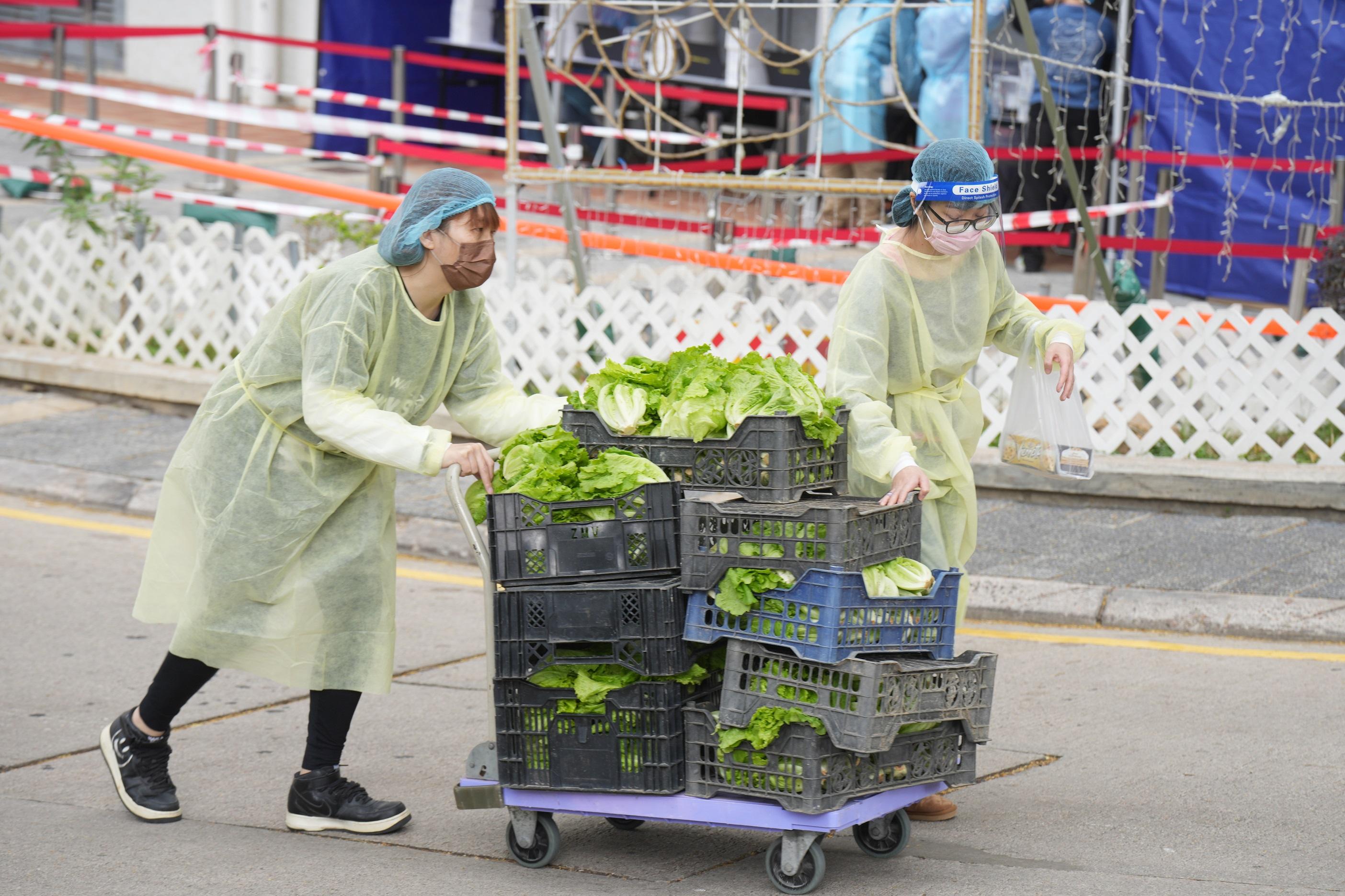 馬鞍山耀安邨耀平樓圍封檢測。(資料圖片/陳奕釗攝)