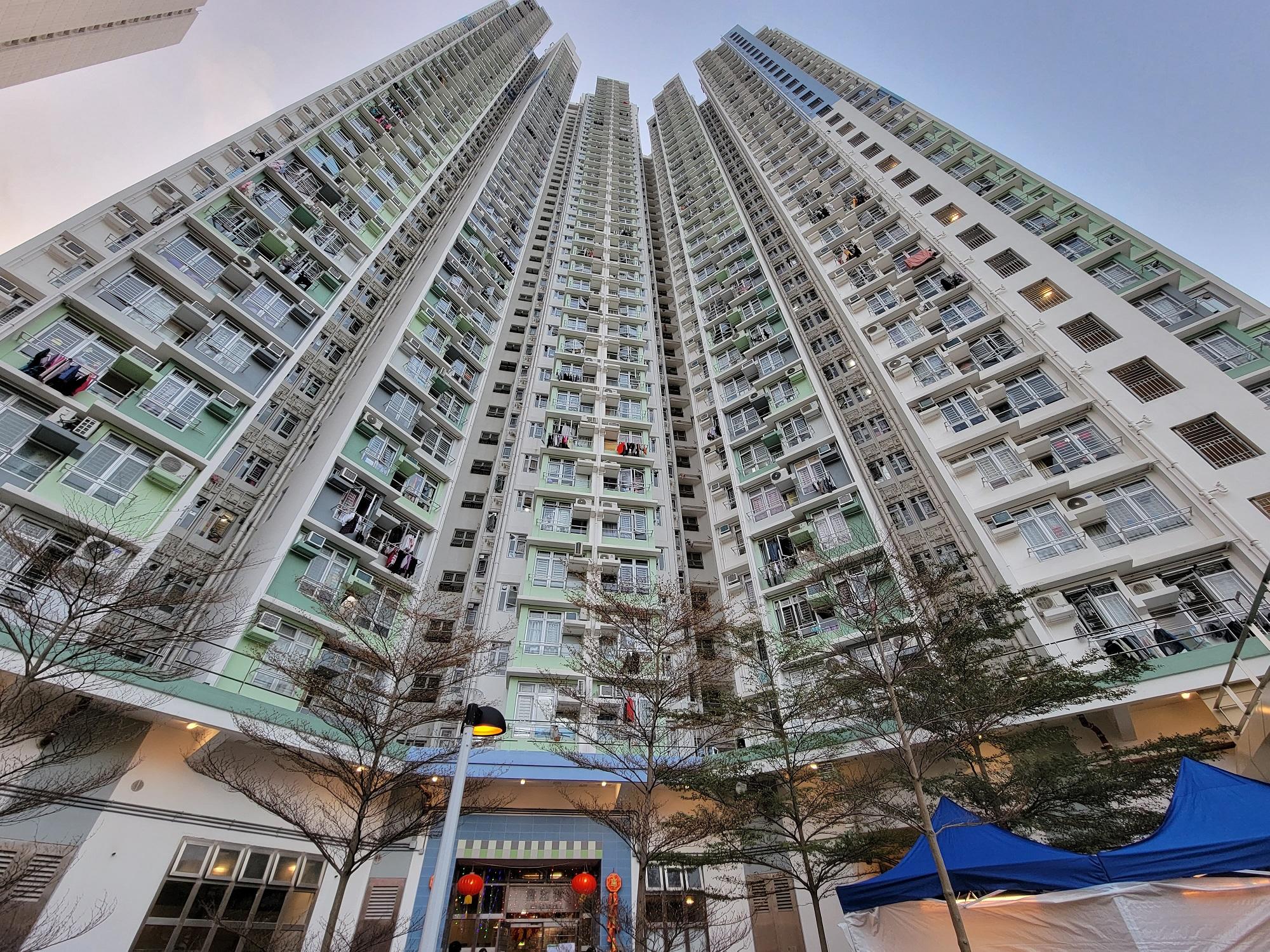 東涌滿東邨滿和樓。(資料圖片/鍾式明攝)