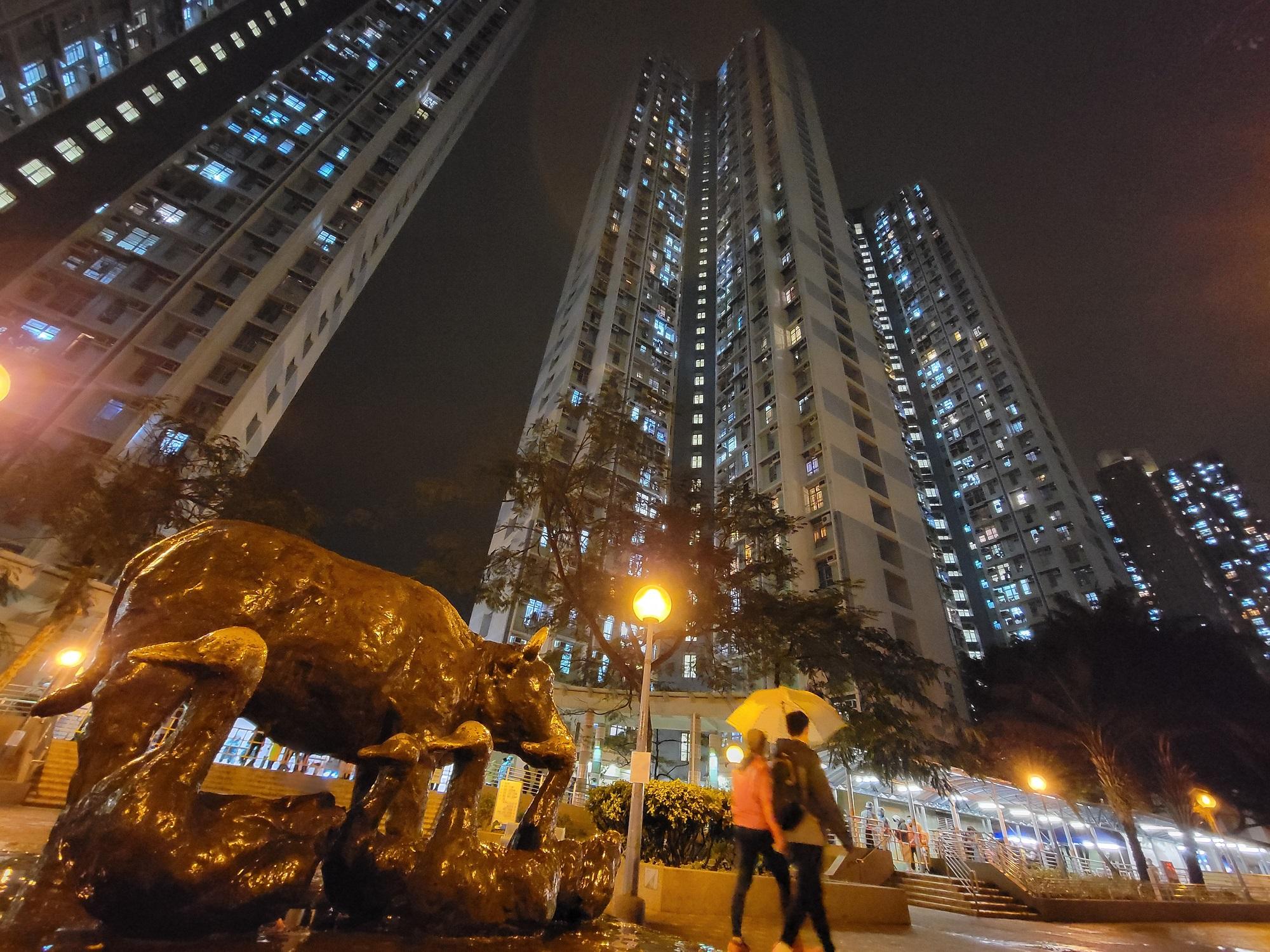 東涌逸東(一)邨迎逸樓圍封檢測。(資料圖片/鍾式明攝)