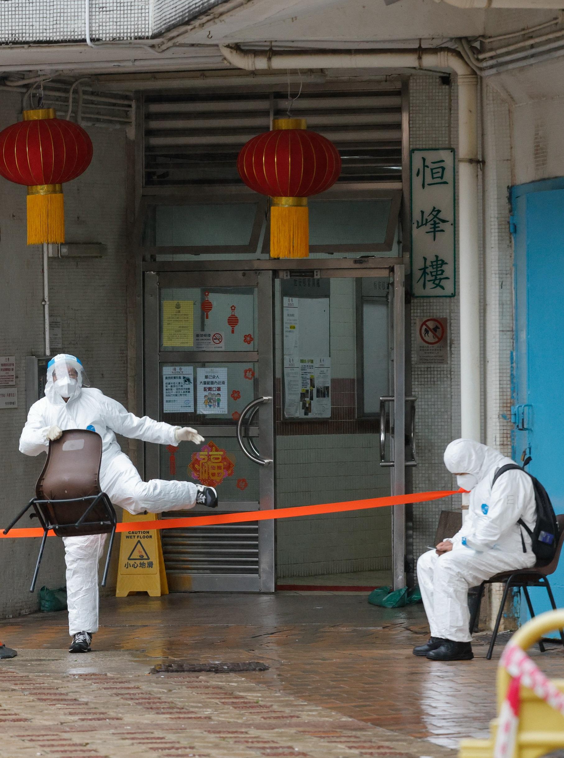 馬鞍山恆安邨恆峰樓圍封檢測。(資料圖片/蘇文傑攝)