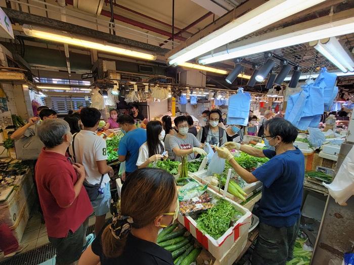 政府指,內地供港鮮活食品大致回復,預計菜價會進一步回落。