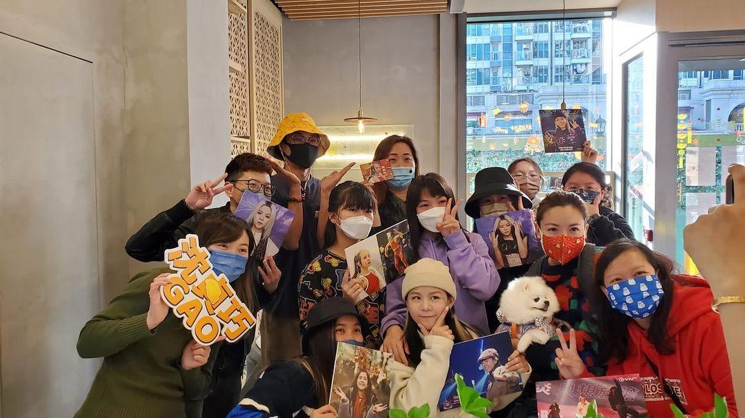 Gao與fans合照。