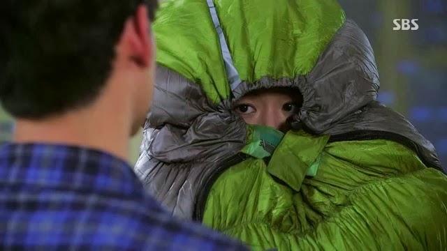 質其在家著羽絨,不如穿著舒適的毛絨睡衣