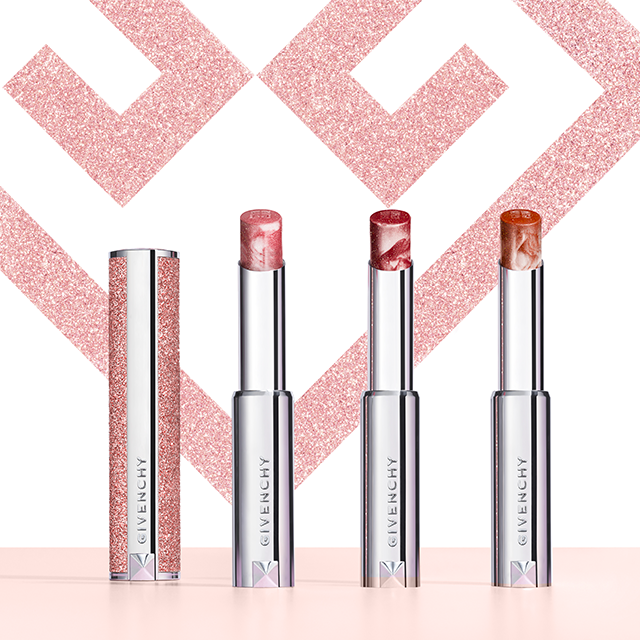 GIVENCHY 春日限定版 Rose Perfecto 華麗盈彩修護唇膏 各$310/2.8g 備有3個春日限定大理石紋色調,為雙唇提供亮澤、水漾和豐盈效果,同時修護乾燥雙唇,提供保濕效果。