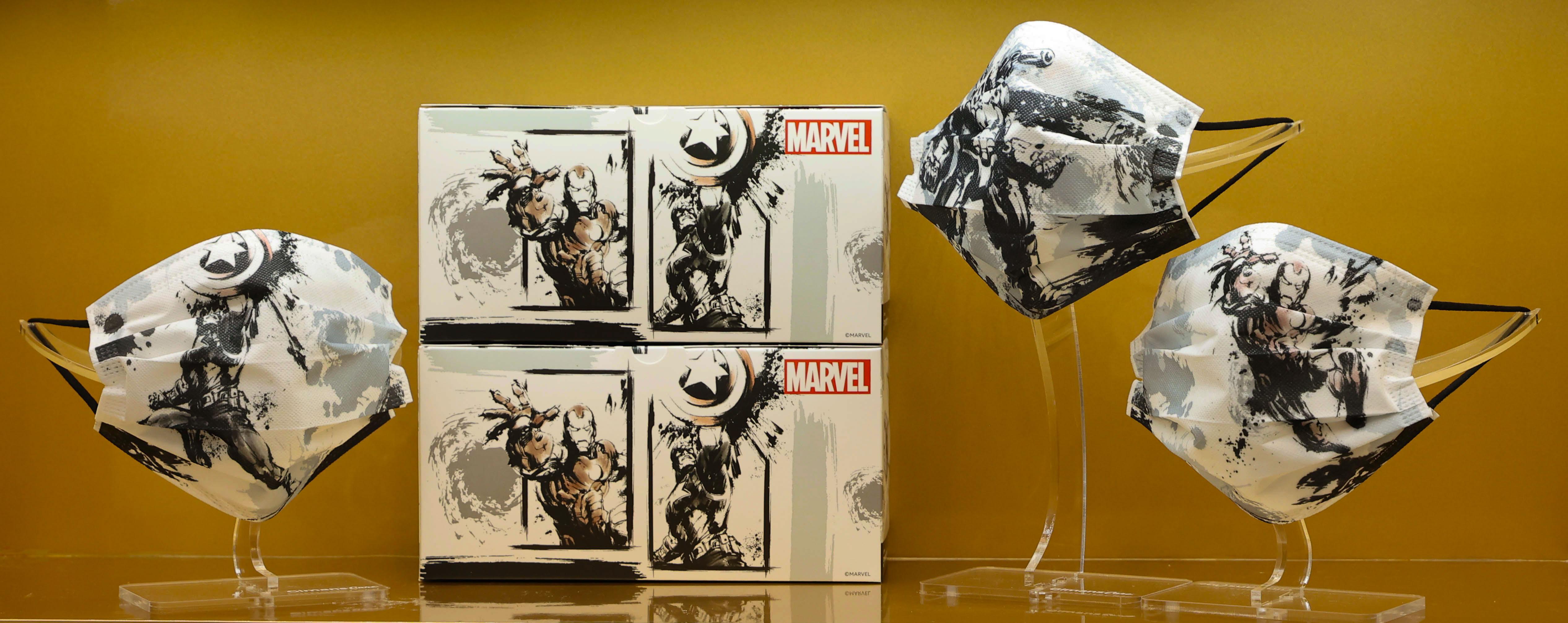 復仇者聯盟水墨風(一盒三款)$128/30片