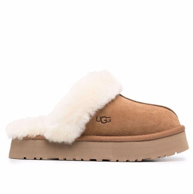 知名的雪靴牌子UGG亦有推出居家用的毛毛拖鞋。