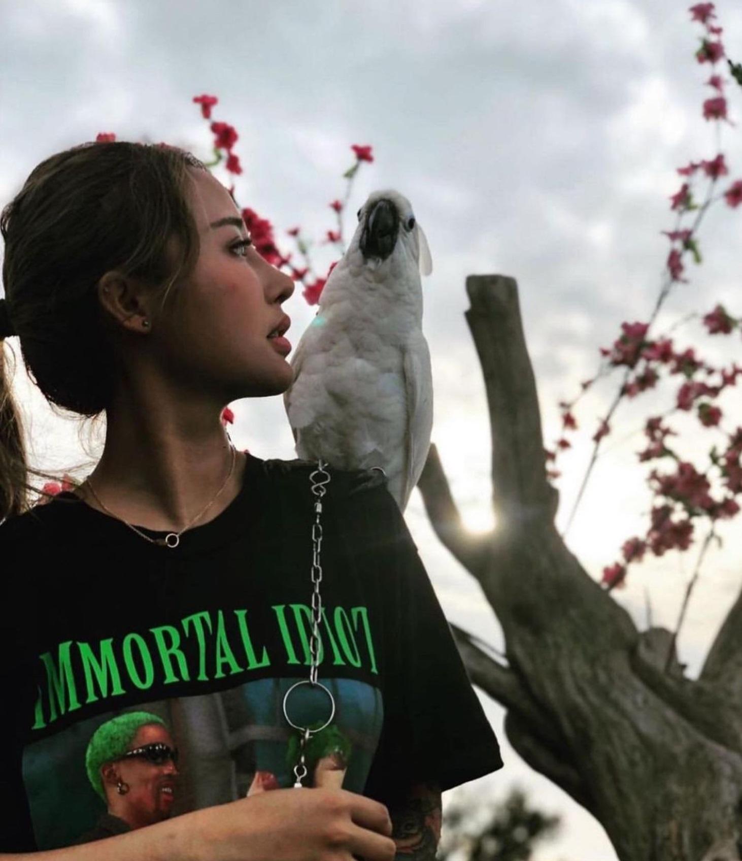 女網紅蘇淼淼不時在IG分享生活照片,吸引了逾10萬的粉絲。(蘇淼淼IG圖)