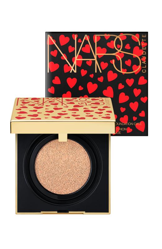 自然亮采持久氣墊粉盒 $410 能打造富有光澤底妝的自然亮采持久氣墊,隨時隨地營造完美底妝。