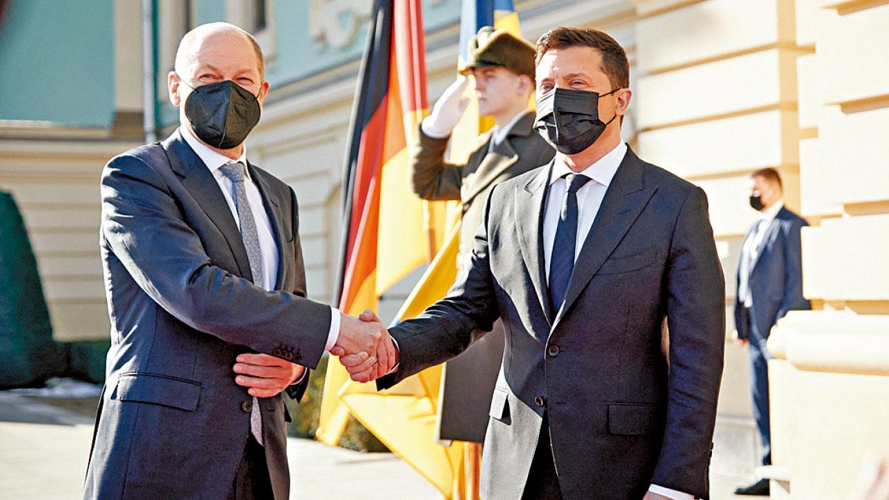 最後關頭|烏國白俄防長通話降溫 各國急斡旋免開戰