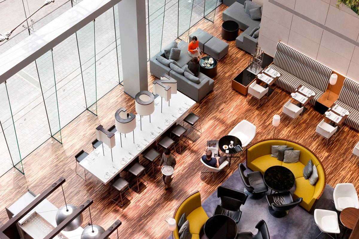 情人節推介:2. Hotel ICON唯港薈 細味朱古力下午茶 Hotel ICON唯港薈推出「GODIVA甜蜜獻禮下午茶」,主題下午茶以黑膠唱盤造型呈現,一層一層滿載GODIVA朱古力奢華甜點及精緻鹹點,為約會增添甜蜜暖意。