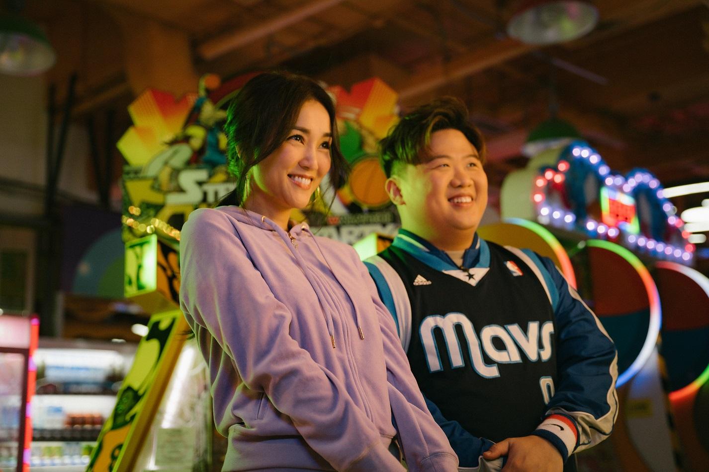 肥仔變身千禧年代的台劇帥哥主角。