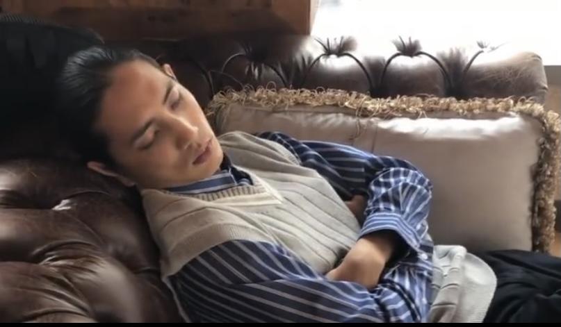 簡導發放黑圖,偷拍Lokman瞓覺的照片。(簡君晉IG)