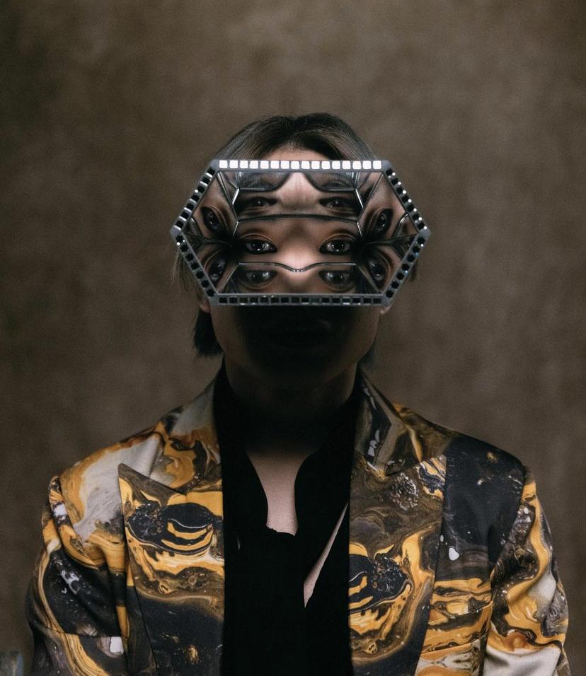 Jer新歌《MM7》MV的造型前衛。