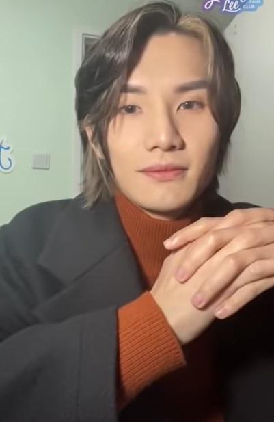 Jeremy在新歌《半》MV首播後,突發開live與逾一萬名粉絲分享感受。