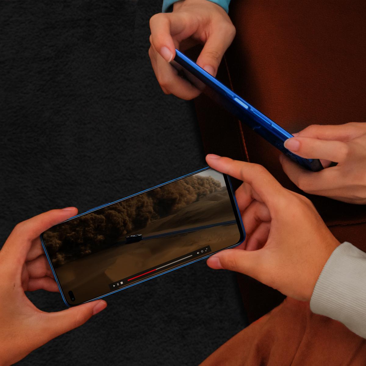 6.67吋手機採用1.05毫米的超窄邊框設計,屏佔比達94.4%,並支援60Hz更新率。