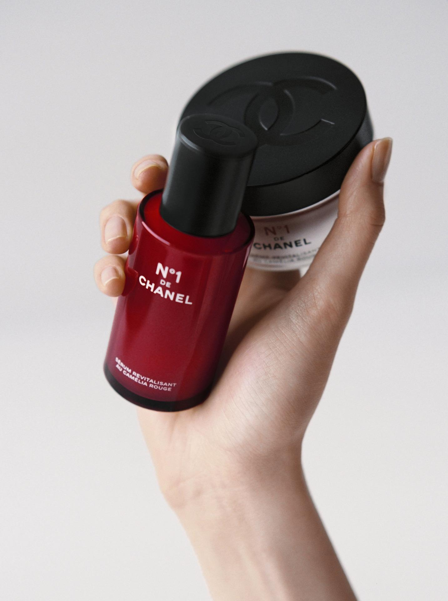 精華液配合乳霜,令護膚功效加倍。