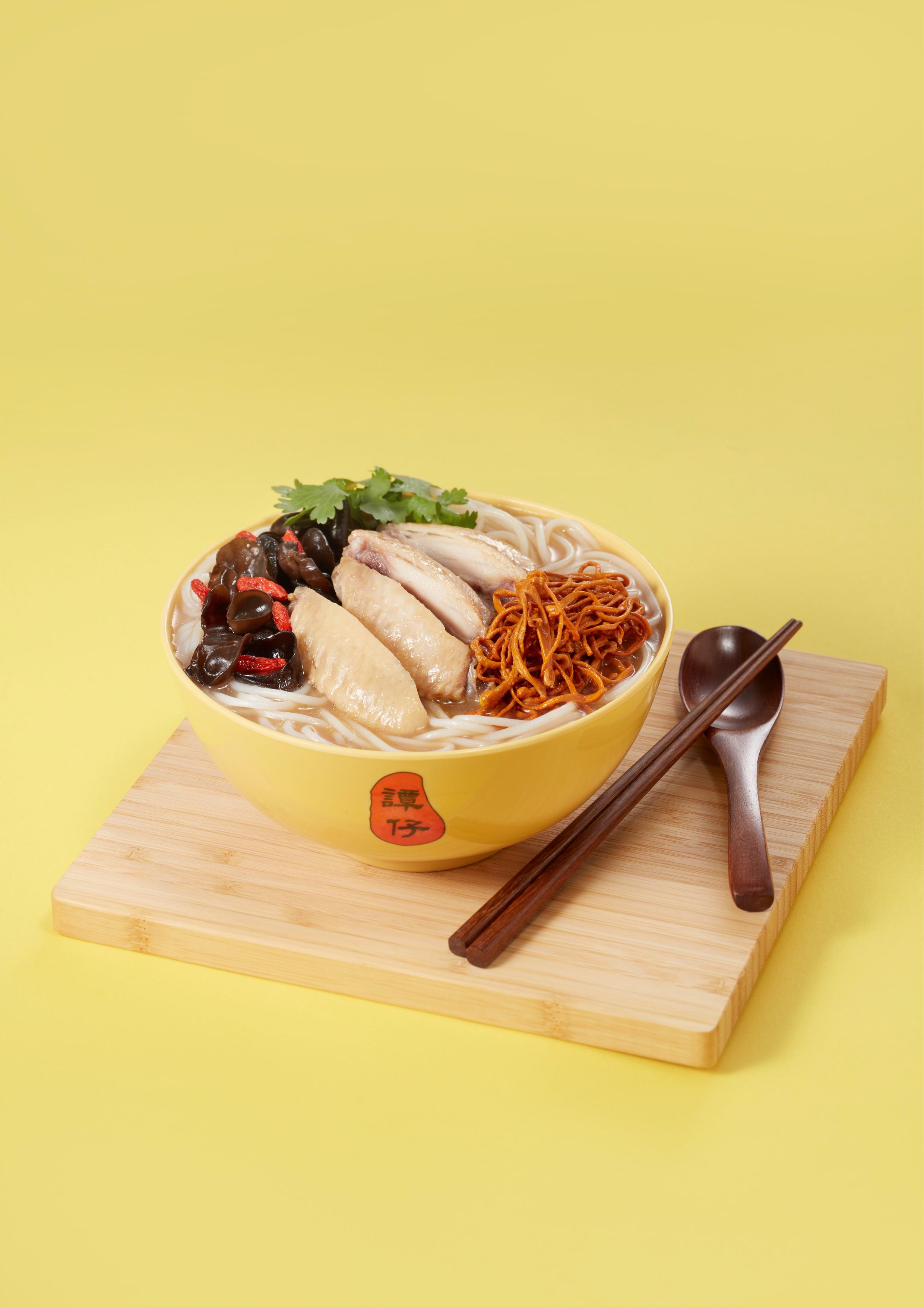 蟲草花‧花雕醉雞翼米線($43起)