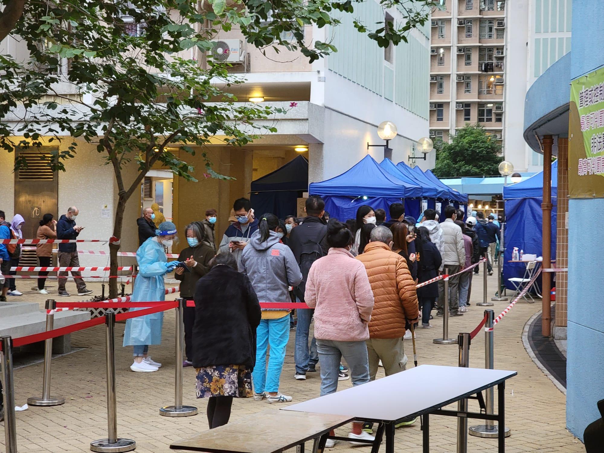 天水圍天盛苑盛賢閣圍封檢測。(莊振邦攝)