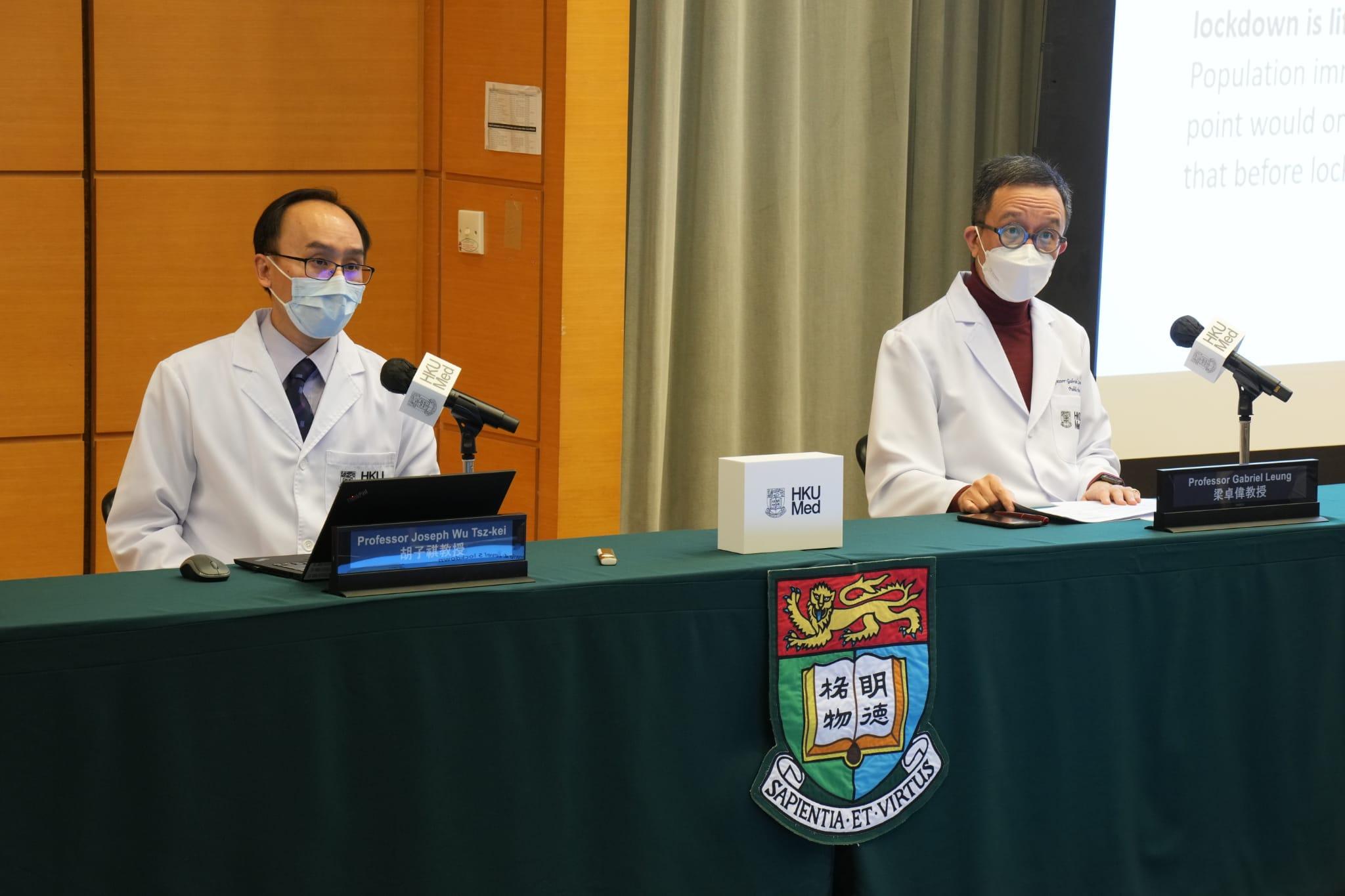 港大醫學院推算,3月底將達疫情高峰期,屆時單日將錄1.1萬宗確診。(陳奕釗攝)