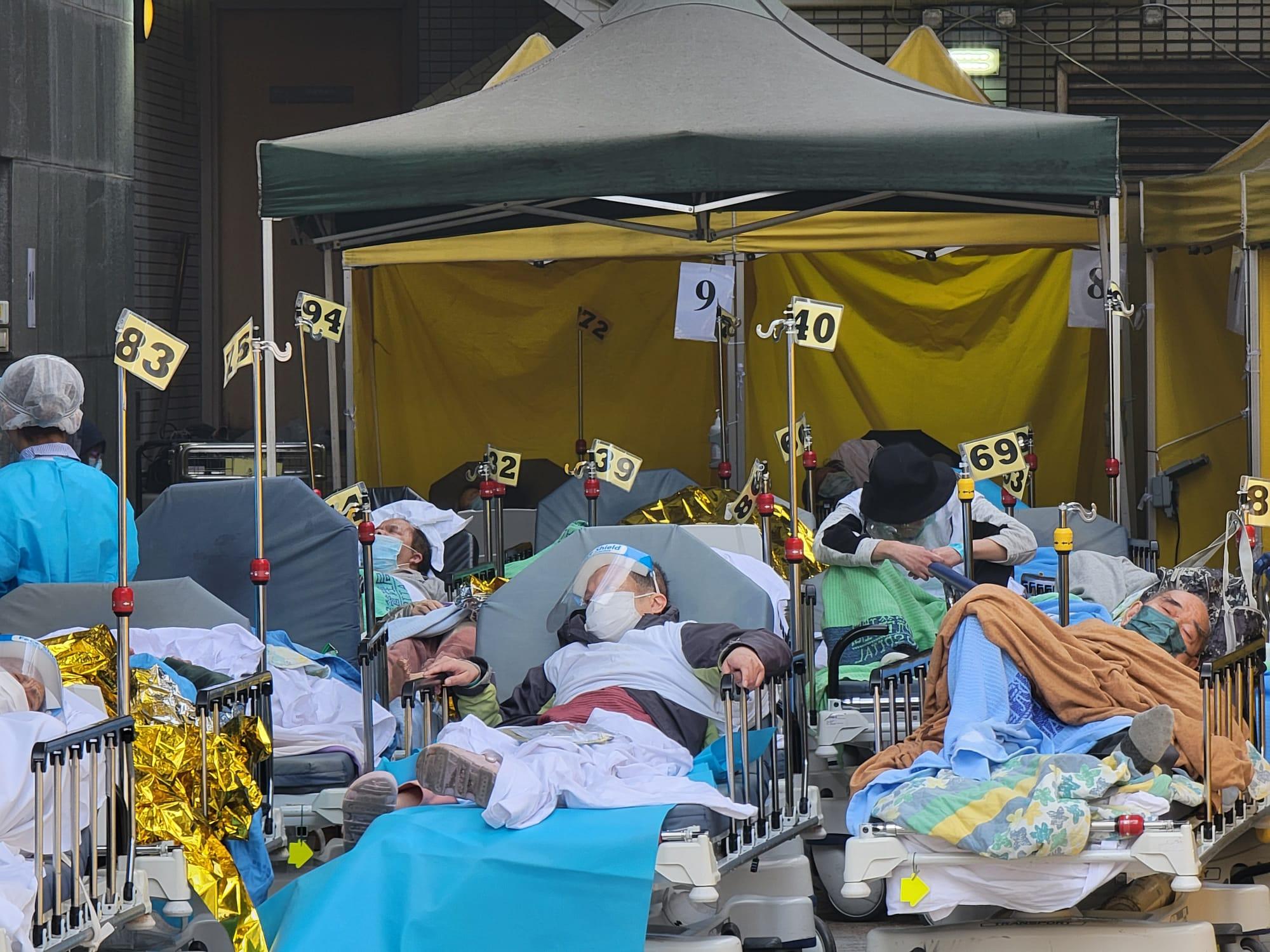 明愛醫院新冠患者分流站。(莊振邦攝)