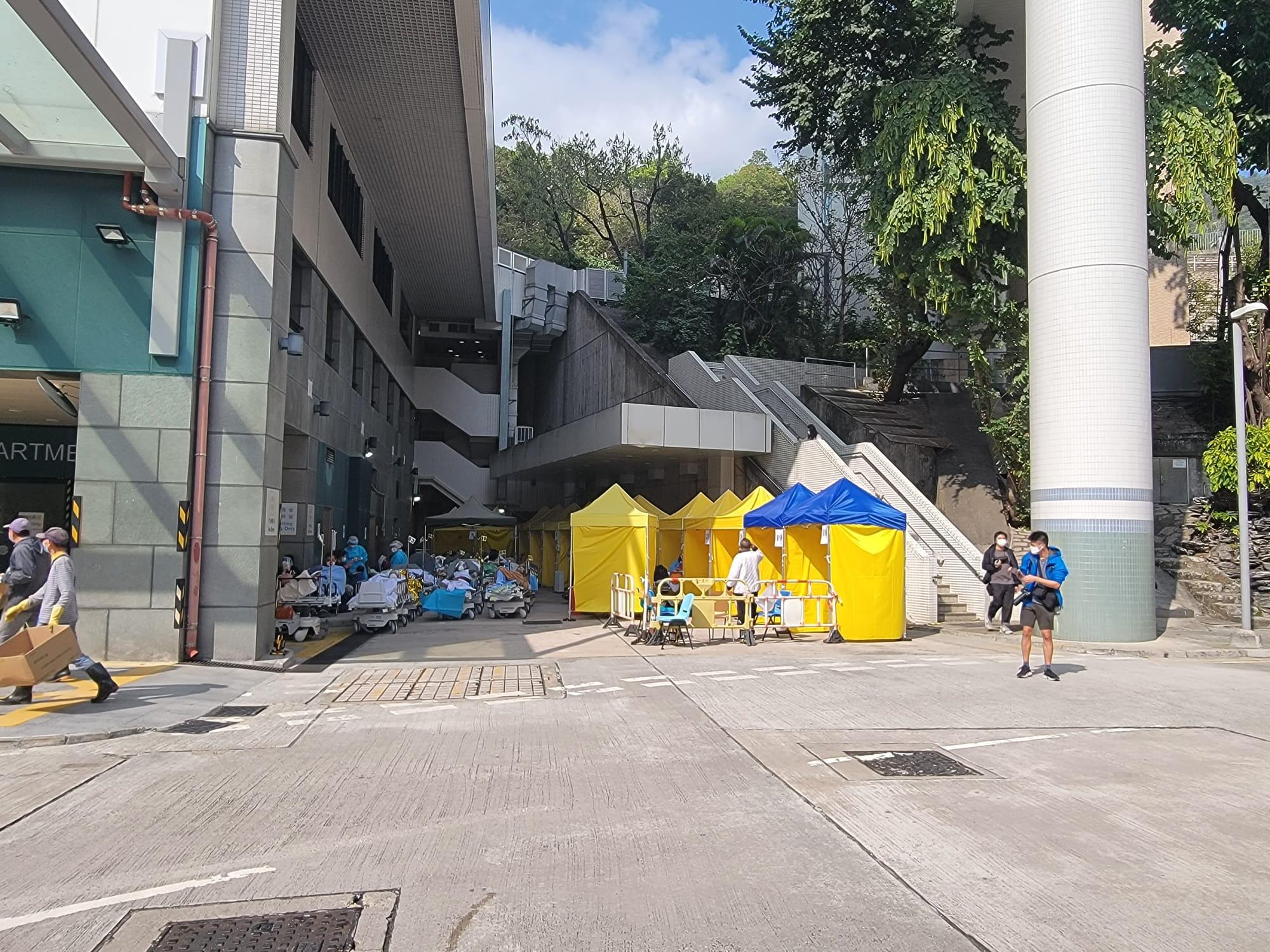 明愛醫院新冠患者分流站。(莊振邦攝)