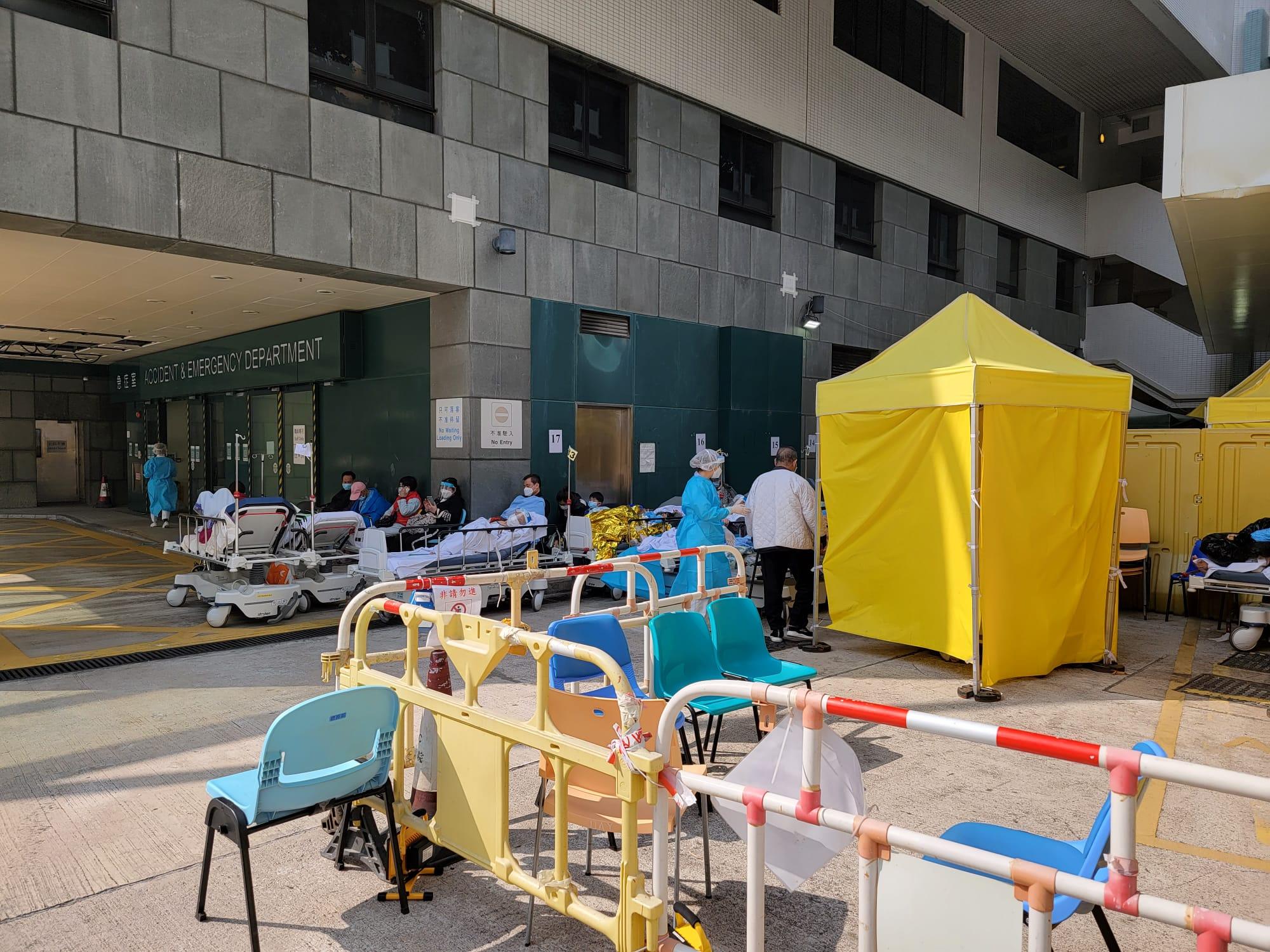 明愛醫院新冠患者分流站。(莊振邦攝)