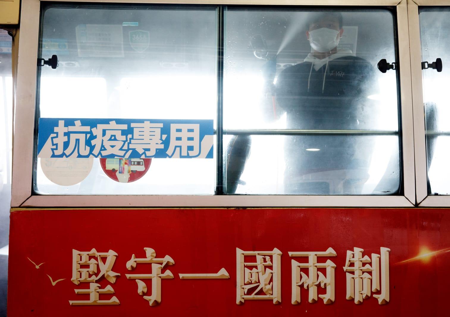 運輸業界推出「專屬抗疫巴士」,今起提供服務。(蘇文傑攝)