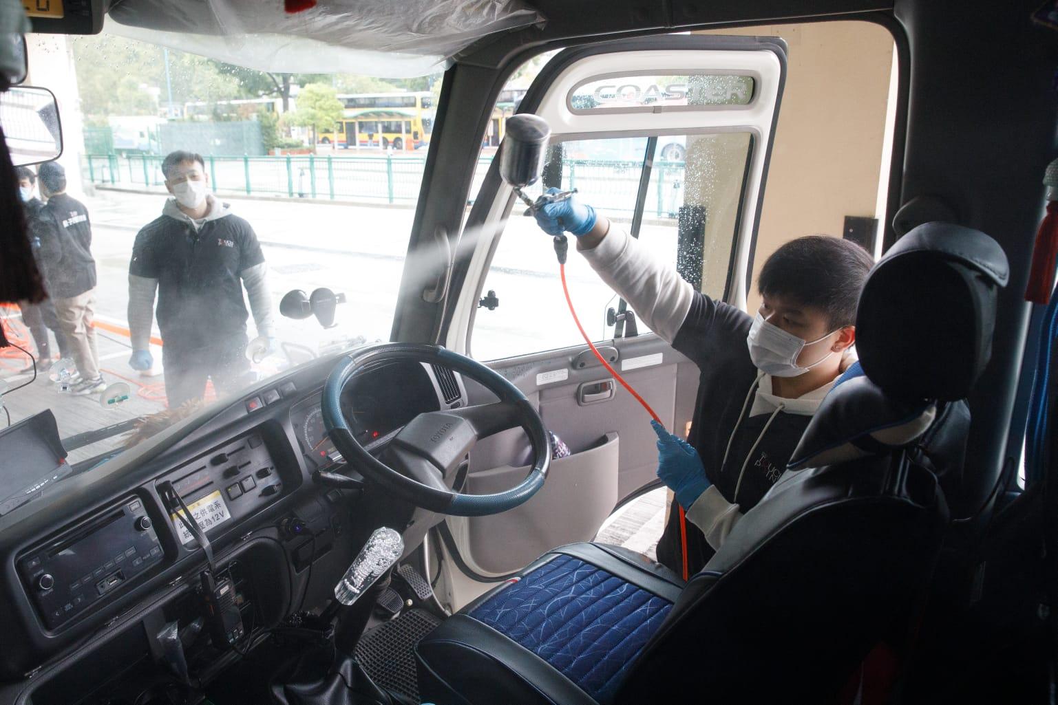 運輸業界推出「專屬抗疫巴士」,今起提供服務。(蘇文傑攝)