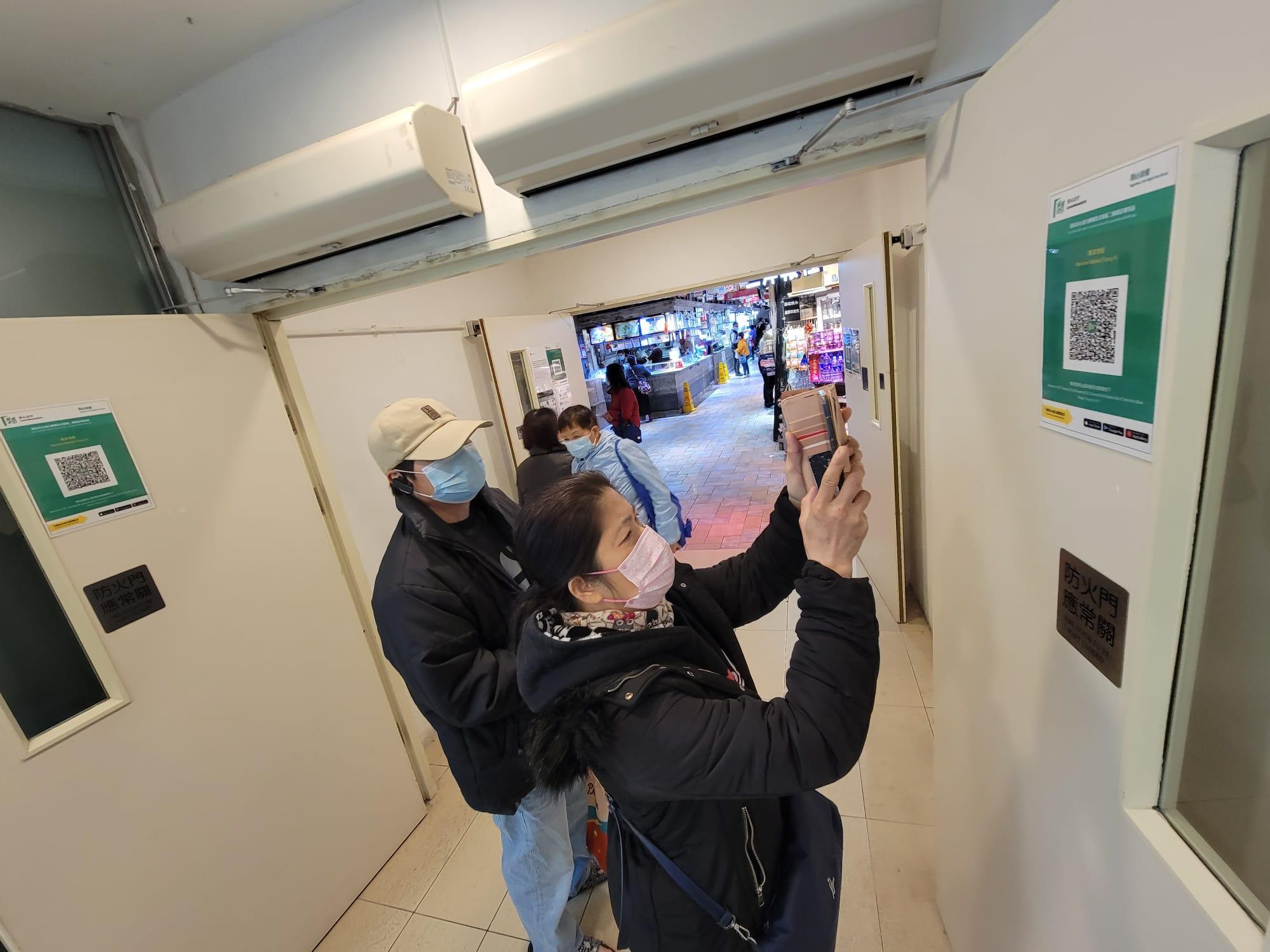 「疫苗通行證」今日生效。(莊振邦攝)