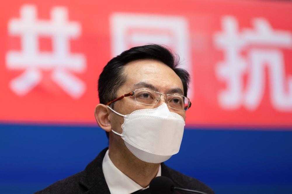衞生署署長林文健表示,新增17,063宗確診,6宗輸入。