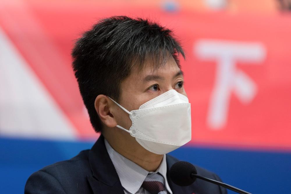 醫院管理局總行政經理(質素及標準)劉家獻表示,離世的19歲患者是長期病患女士,居住於院舍。