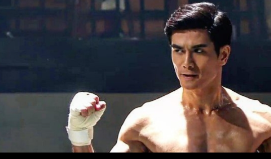 伍允龍終憑《城寨英雄》入屋,吐氣揚眉。