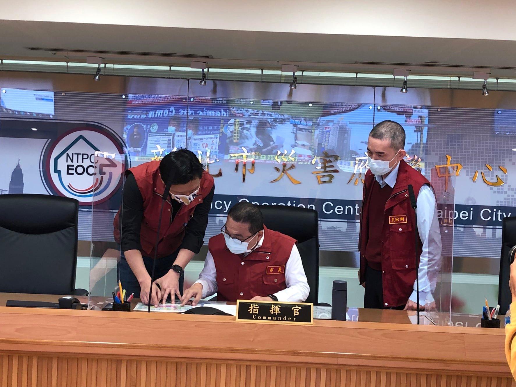 台灣今早多地出現大停電,當中新北市消防啟動災情應變行動。(新北市消防局fb圖)