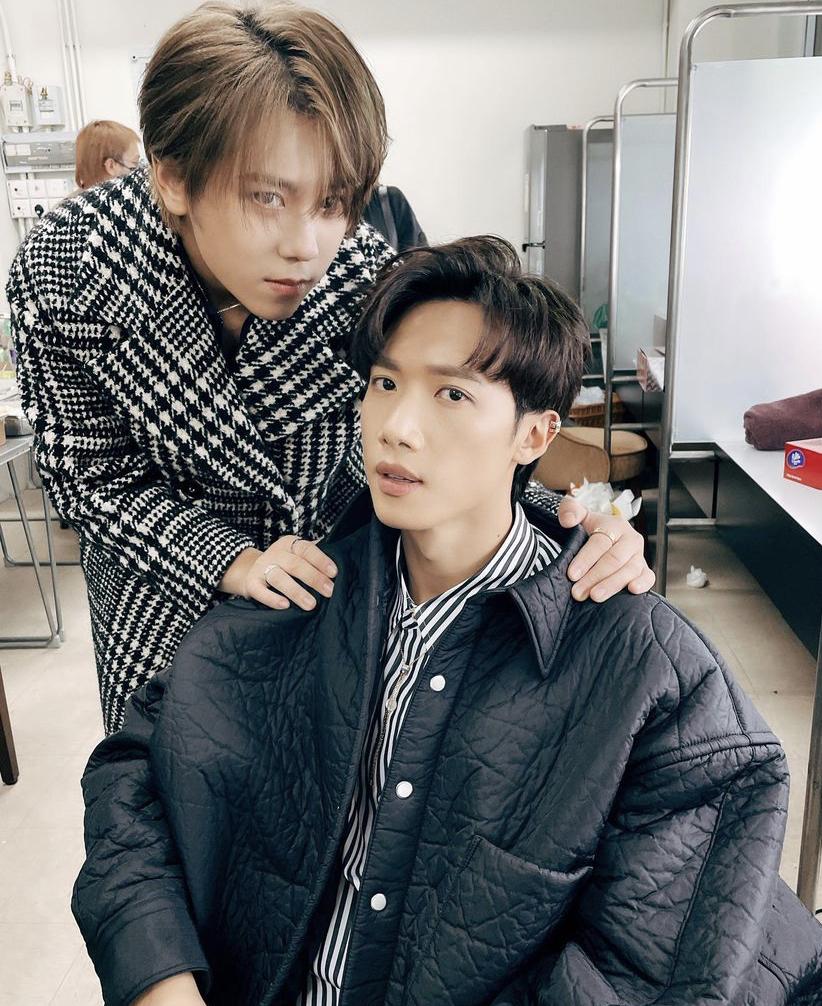 姜濤與Stanley這對「大表姜」CP,搞笑地公開爭女。