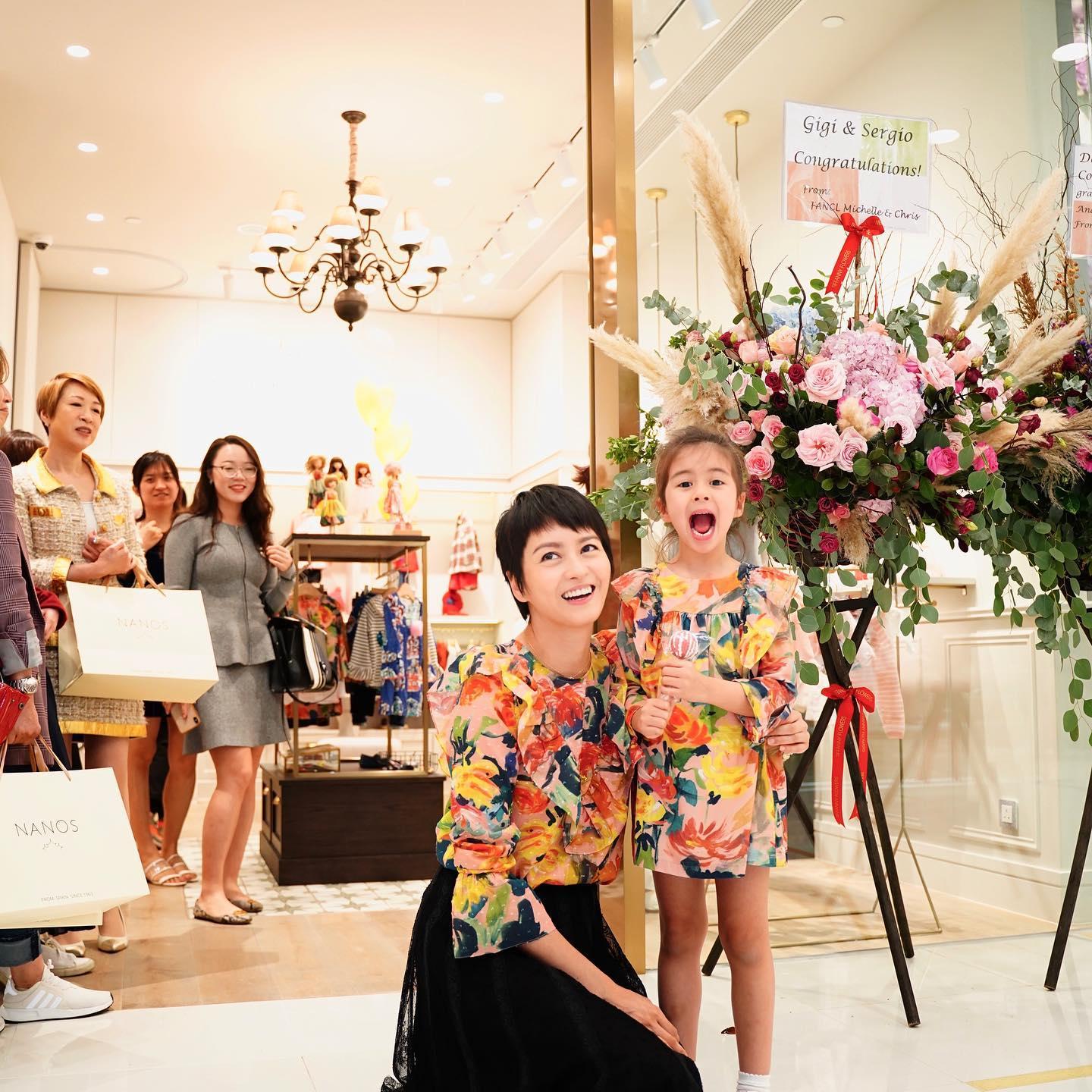 Gigi與丈夫經營的童裝店生意因疫情大受影響,暫仍堅持不減薪不裁員,與員工共度時艱。