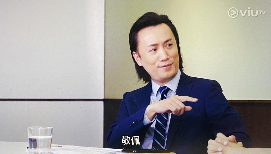 離開新聞界後,黃大鈞轉做酒評人和寵物網站公關。(截圖)