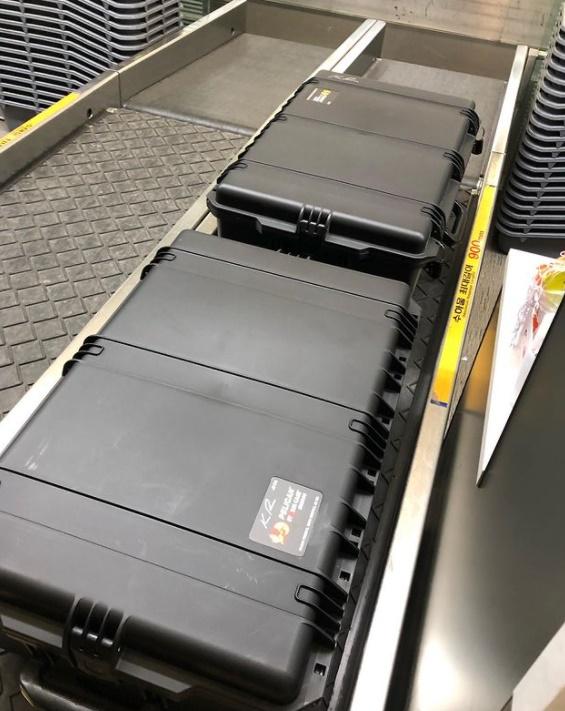 李根大尉感謝資助人士。(IG)