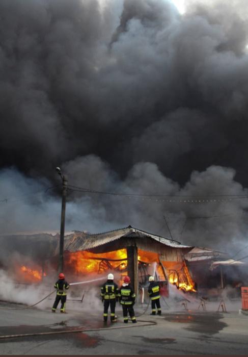 Barabashovo市場遭俄軍炮擊。(Twitter)