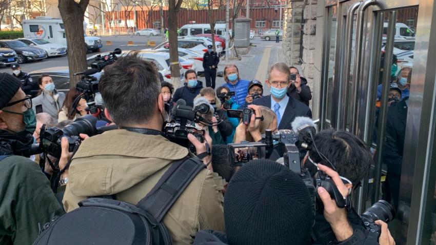 澳洲駐華大使傅關漢(Graham Fletcher)到法院要求旁聽被拒。(Twitter)