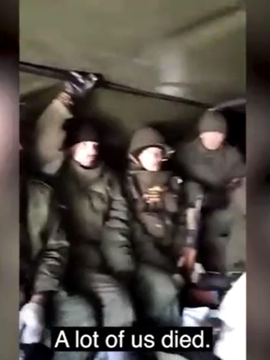 俄兵自稱是孩子,埋怨用二次大戰步槍戰鬥。(DailyMail)