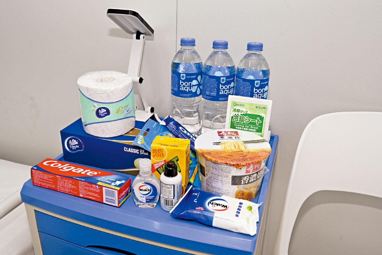 料逾300,000人家居隔離 趕派物資包追落後