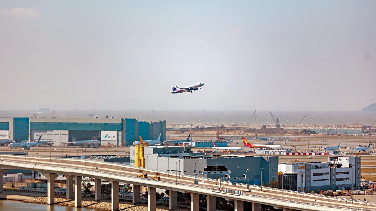 航班熔斷縮至7日 13隔離酒店轉檢疫 林鄭稱難大幅放寬