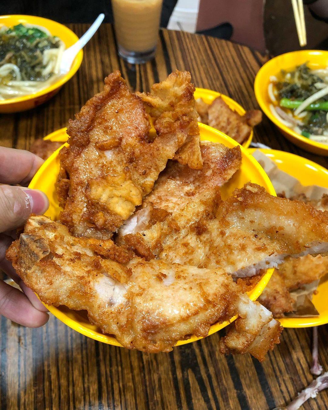 豬扒即點即炸,金黃酥脆。(相片來源:instagram:hohohowong)