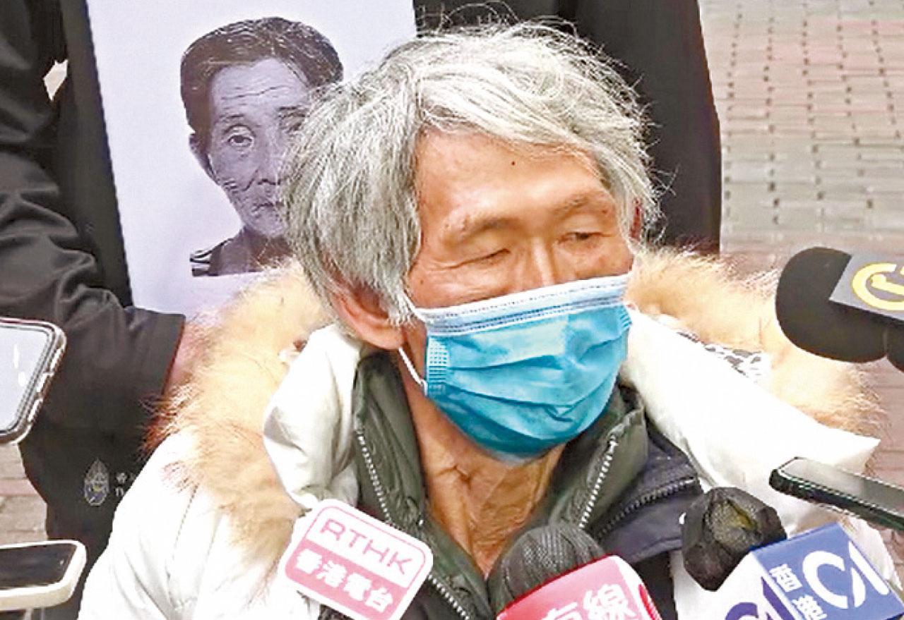 其中一名被丟掉家當的無家者陳志榮。