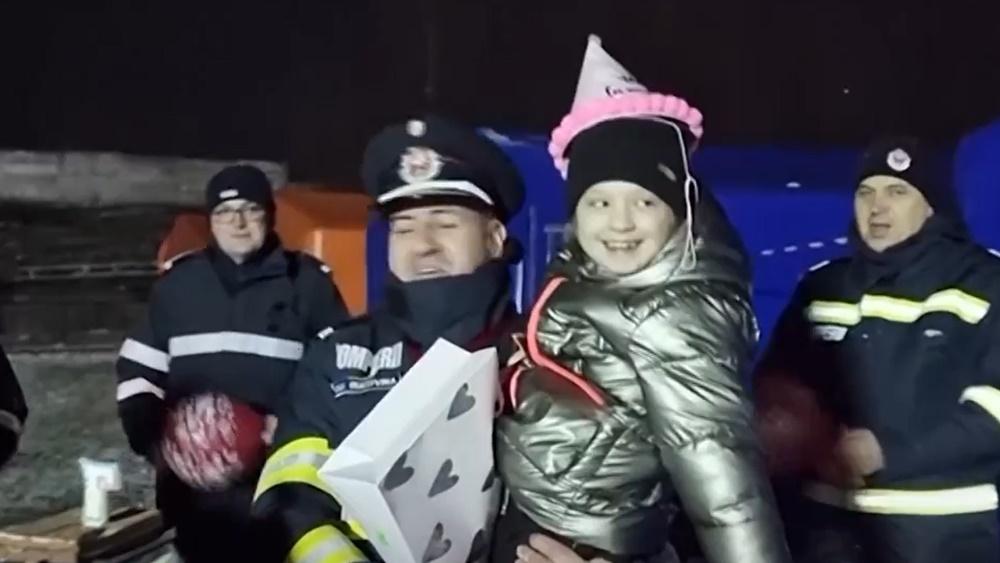 Arina接受各人祝福。(Twitter)