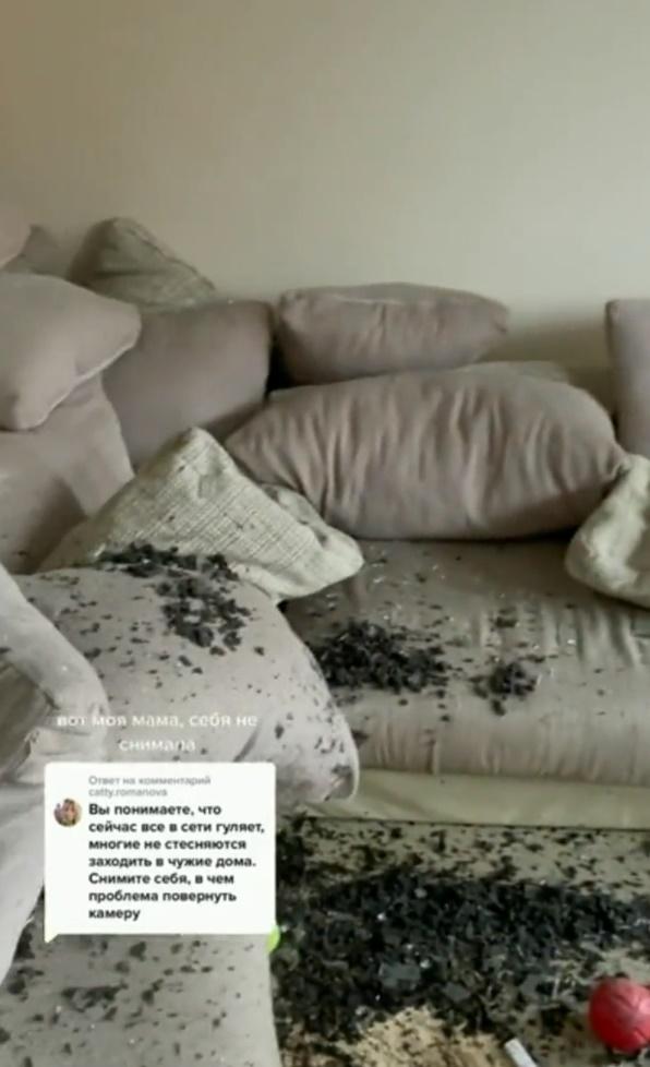 女子家中的一角滿是碎片。(Twitter)