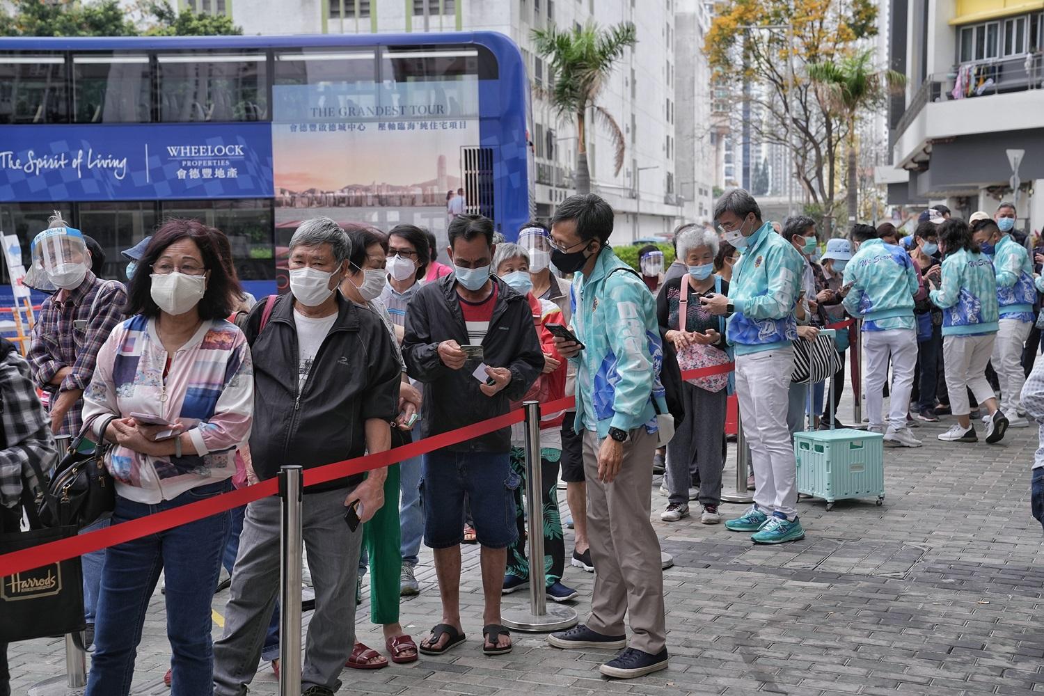 國際獅子總會全港設10部派發機 6萬份快速檢測包免費派發長者