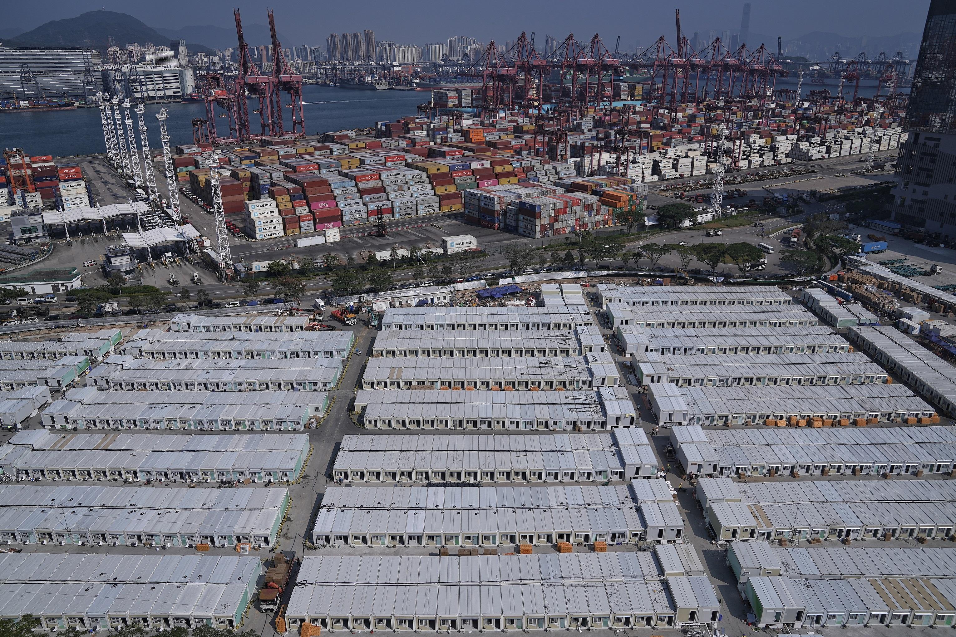 俗稱「方艙醫院」的青衣社區隔離設施。(資料圖片/夏家朗攝)